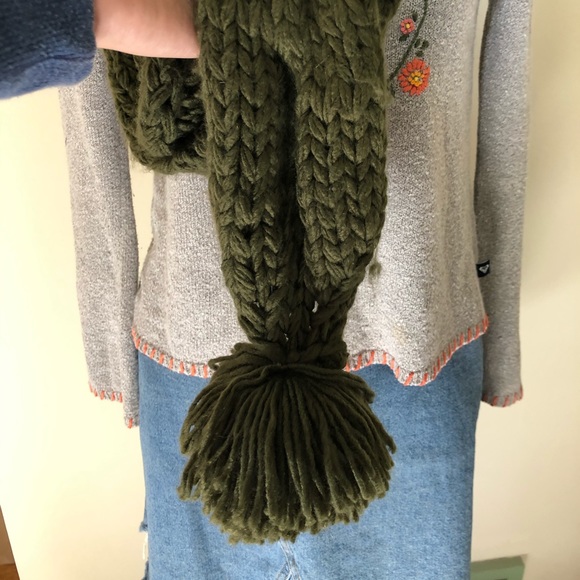 SOLD Military Green Braided Knot Scarf w/ Pompoms - Picture 3 of 4
